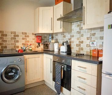 Flat 9, 10 Broomfield Crescent, Headingley, Leeds, LS6 3DD - Photo 5