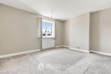 3 bedroom semi-detached house to rent - Photo 5