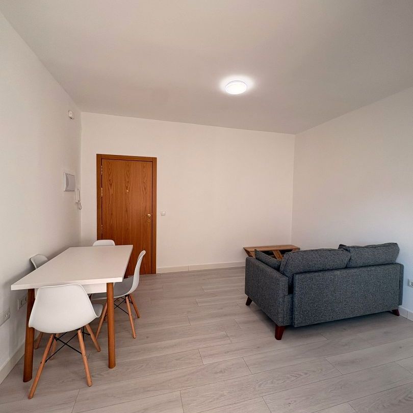 Piso de alquiler en Calle Mar Báltico, Los Barreros - Cuatro Santos - Photo 1