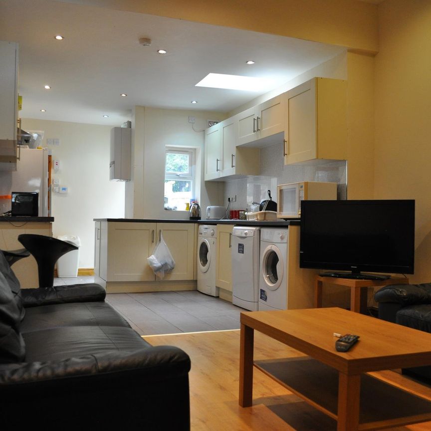 266 DAWLISH ROAD - Photo 1