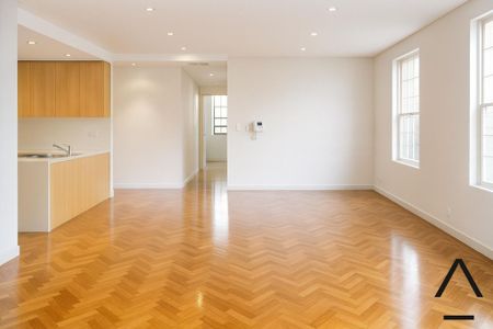 ULTRA-MODERN, SEMI-LIKE 2 BEDROOM GARDEN APARTMENT, PEACEFUL, PRIVATE - Photo 4