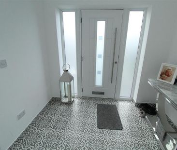 3 bedroom semi-detached house to rent - Photo 4