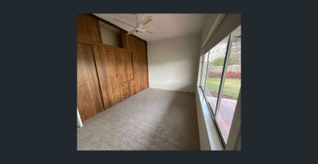 Updated family home - Photo 3