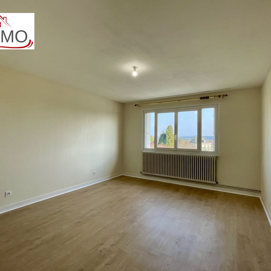 Location Appartement 3 pièces 97m² ST JUNIEN 87200 - Photo 1