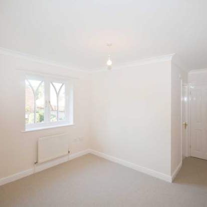 2 bedroom property to rent in Great Missenden - Photo 1