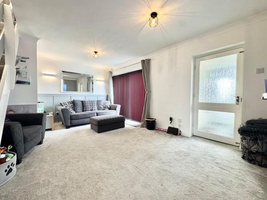 2 bedroom end of terrace house to rent - Photo 1