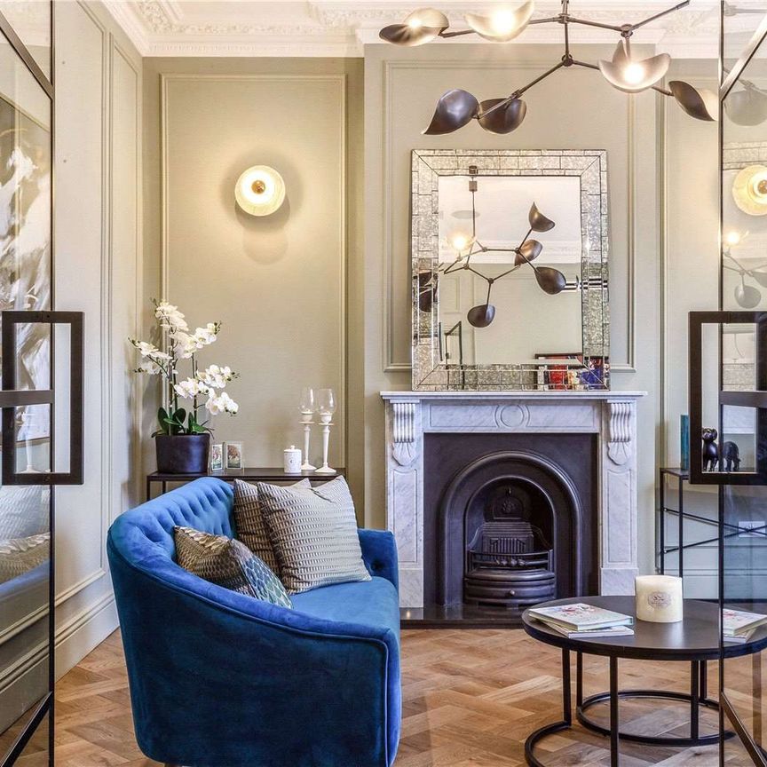 An exceptional, newly refurbished six bedroom house with off-street parking COI Cand studio annexe. - Photo 1