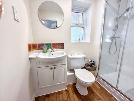 2 bed apartment to rent in NE12 - Photo 5