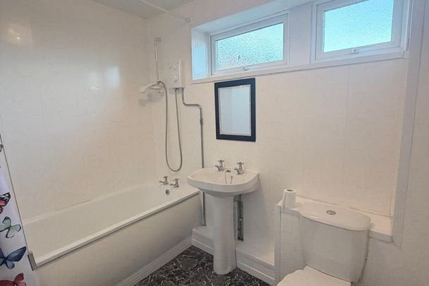 Windsor Place - Photo 1