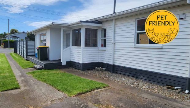 New Plymouth, 3 bedrooms - Photo 1