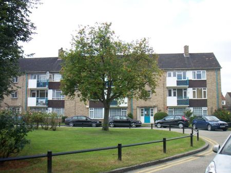 2 bedroom maisonette to rent - Photo 4