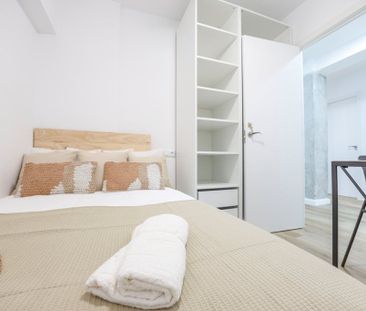 Carrer del Poeta Mas i Ros, Valencia, Valencian Community 46021 - Photo 3