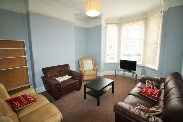 Queens Crescent, Exeter - Photo 1