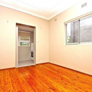 Spacious 1 Bedroom Apartment! - Photo 3