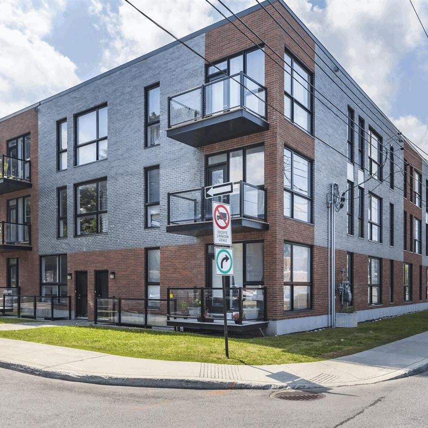 7070 Côte Saint Luc Road - 7070 Cote Saint Luc Road, Montréal - Photo 1