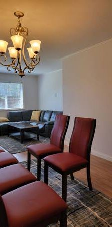 Gorgeous 2 Bedroom + Den (3rd bdrm), 2 baths Condo for Rent in Langley - Photo 1