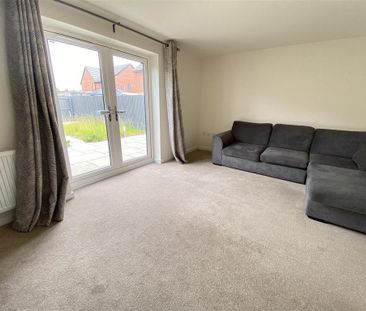 3 bedroom semi-detached house to rent - Photo 2