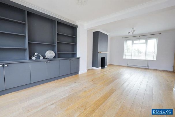 4 bedroom end of terrace house to rent - Photo 1