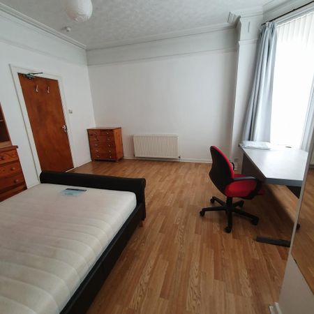 6 bedroom house to rent - Photo 4