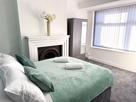 3 bedroom semi-detached house to rent - Photo 5