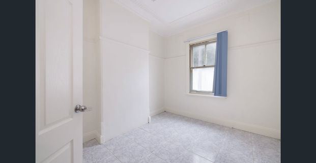 Classic house / area's buzzing heart - Photo 1