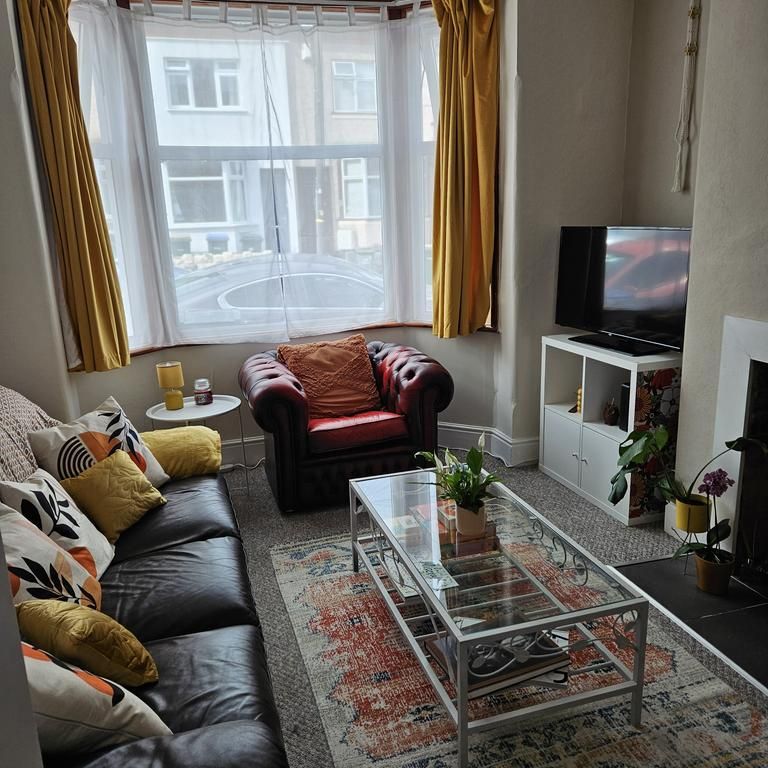 2 bedroom terraced house to rent - Photo 1