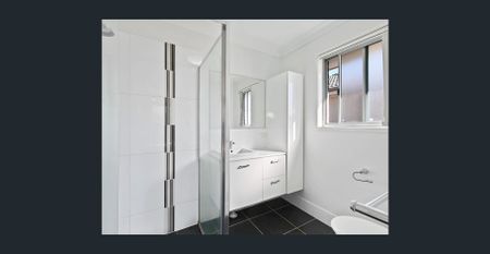 4 bedroom Modern Townhouse - Photo 4