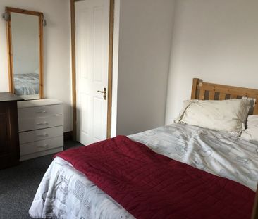 2 Bed Flat, Donnington Gardens, RG1 - Photo 6