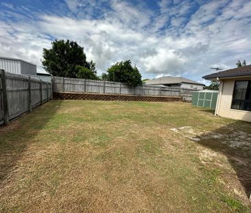 32 Daintree Drive, Bushland Beach - Photo 3