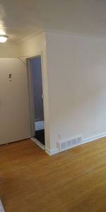 Beautiful, bright and clean two bedroom apartment - Photo 4