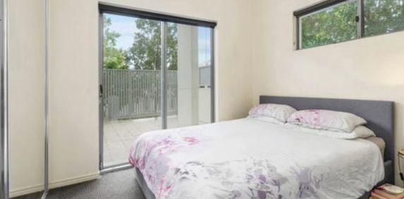 East Brisbane - Photo 2