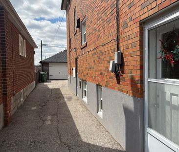 For Lease - 62 Richardson Avenue, Toronto, Ontario - Photo 5