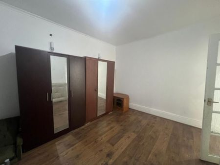 2 bed Apartment for Rent - Photo 2