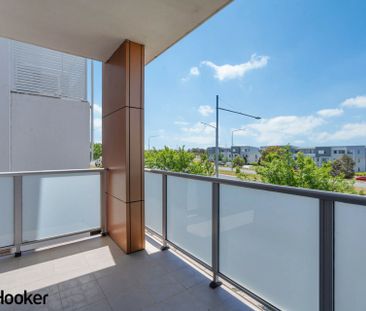 Simple Living in the Center of Molonglo - Photo 3