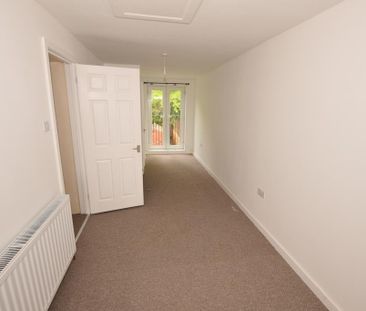 4 bedroom detached house to rent - Photo 4