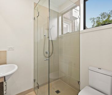 3/10 Strabane Avenue, Mont Albert North VIC 3129 - Townhouse For Re... - Photo 6