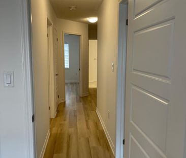 For Lease - 4 Vinewood Crescent, Barrie, Ontario - Photo 6