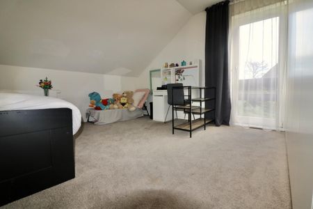 Stijlvolle, ruime villa met 4 slp, inpandige garage, tuin en terras voor 1.350 EUR/mnd - Photo 2