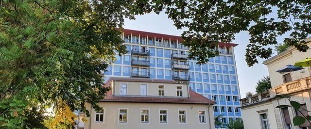 Ihr neuer Lieblingsplatz in 1 A-Lage mit Fußbodenheizung und Erker am Großen Garten! - Foto 1