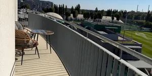 2-Raum-Wohnung mit großem Balkon & Fernblick | Pool, Sauna & Fitness im Haus| Unmöbeliert | U2 Stadion | ab 01.11. - Photo 3