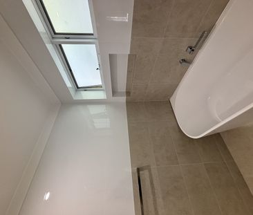 Classic Comfort with a Modern Twist – Belmont 3x1 - Photo 2