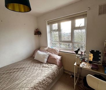 Room in a Shared Flat, Huntingford House, SW15 - Photo 1