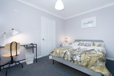 6 bedroom end of terrace house to rent - Photo 3