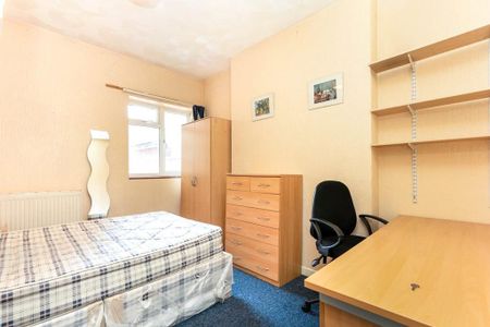 5 bedroom terraced house to rent - Photo 5