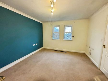 2 bedroom flat to rent - Photo 3
