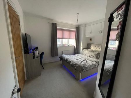 3 bedroom detached house to rent - Photo 2