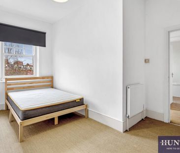 2 bedroom Flat To Let - Photo 2