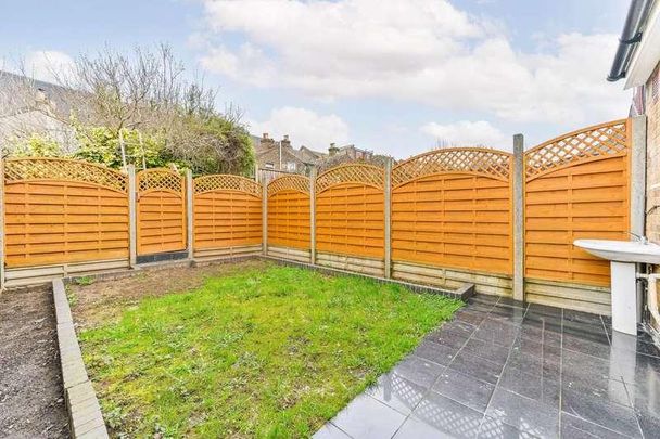 Bungalow Road, Norwood, SE25 - Photo 1