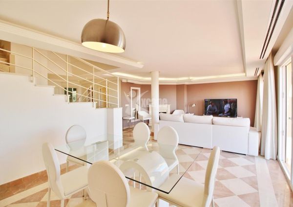 Luxury 2 bedrooms Penthouse Duplex for rent in Nueva Andalucia