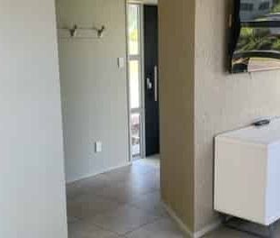 Large Modern house in good neighbourhood - Photo 5